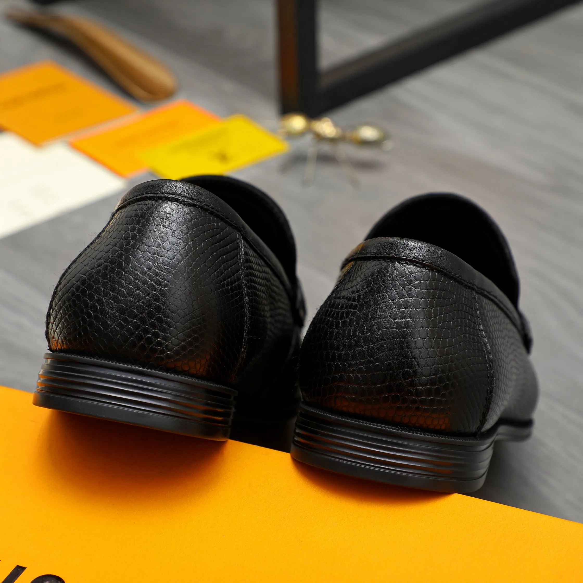 Men's shoes 💰p442 Product trademark: LV (Louis Vuitton) business slip-on leather shoes. Regular size: 38-46 (45.46 is custom-made and non-refundable) Product materials: Selected high-quality grained cowhide upper, cowhide lining, rubber outsole